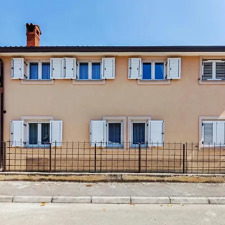 1 Bedroom Cozy In * Pola